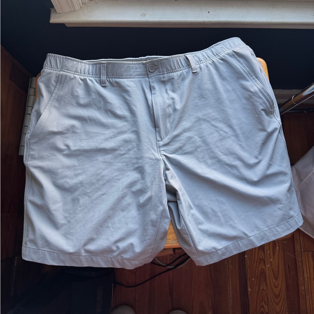 Men’s 44 Under Armour Grey Golf Shorts